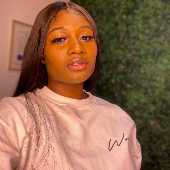 Meet your Posher, Tiarra - Picture 2 of 3